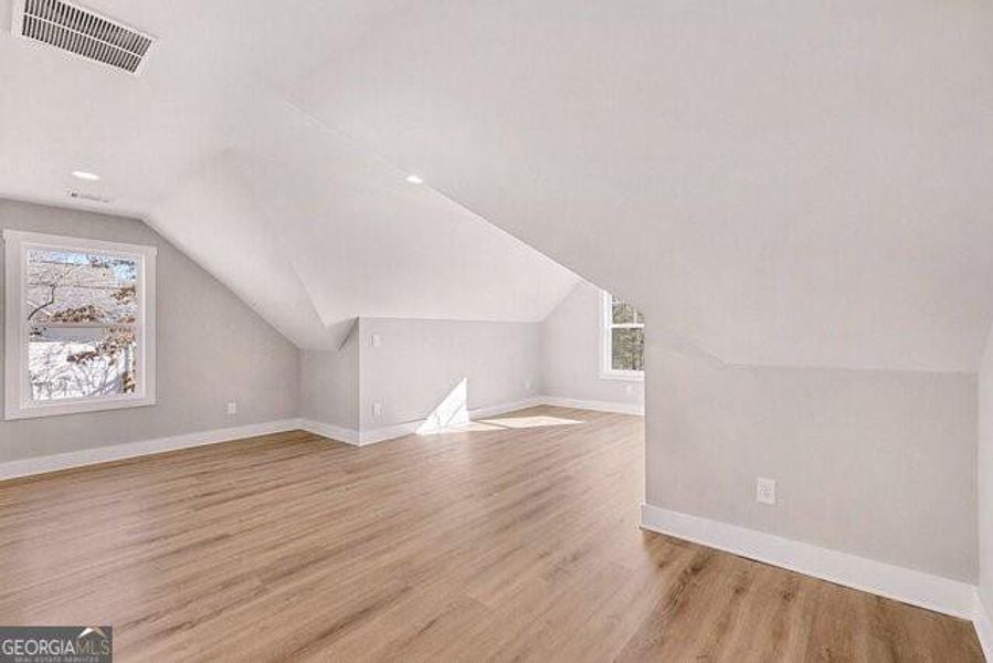 Spacious, unfurnished interior of a new home in , Clermont (Image 22).