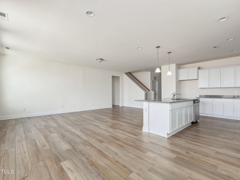 Kitchen - Family Room 4