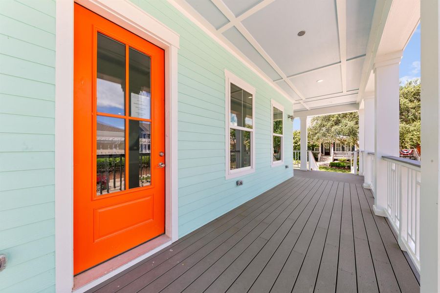 Exterior details and patio area of a home in , Galveston (Image 2).