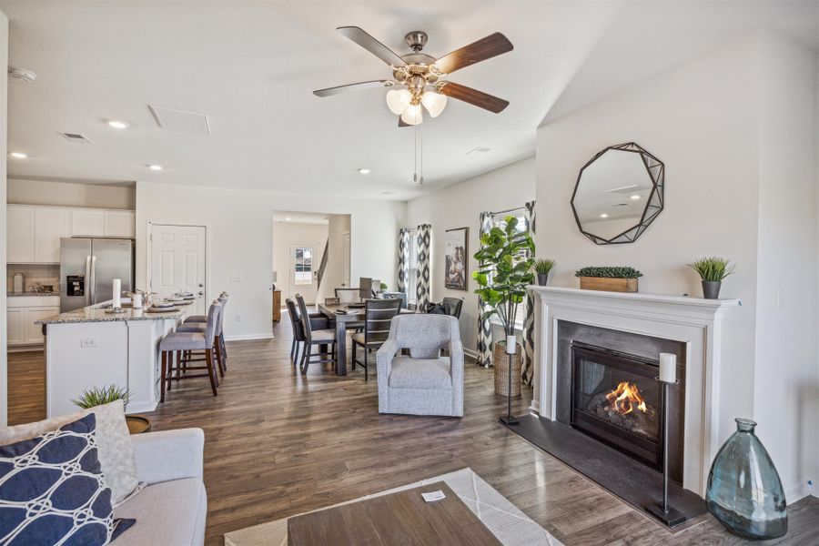 Representative furnished interior of a home built from the Robie by D.R. Horton in Harbor Crest, Ooltewah (Image 9).