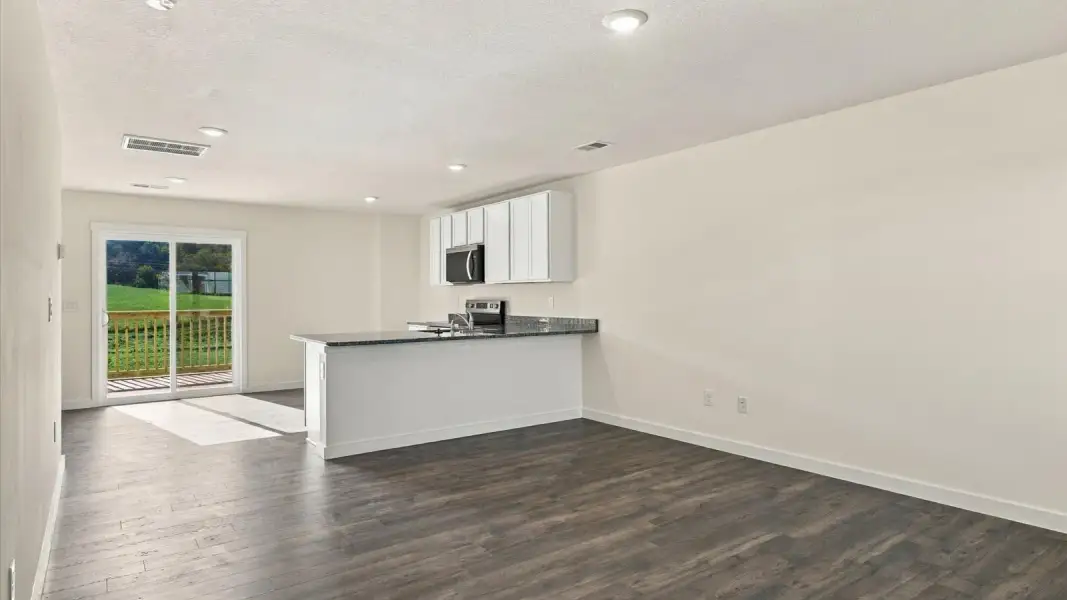 Representative unfurnished interior of a home built from the Glendale by D.R. Horton in Belhaven, Knoxville (Image 15).