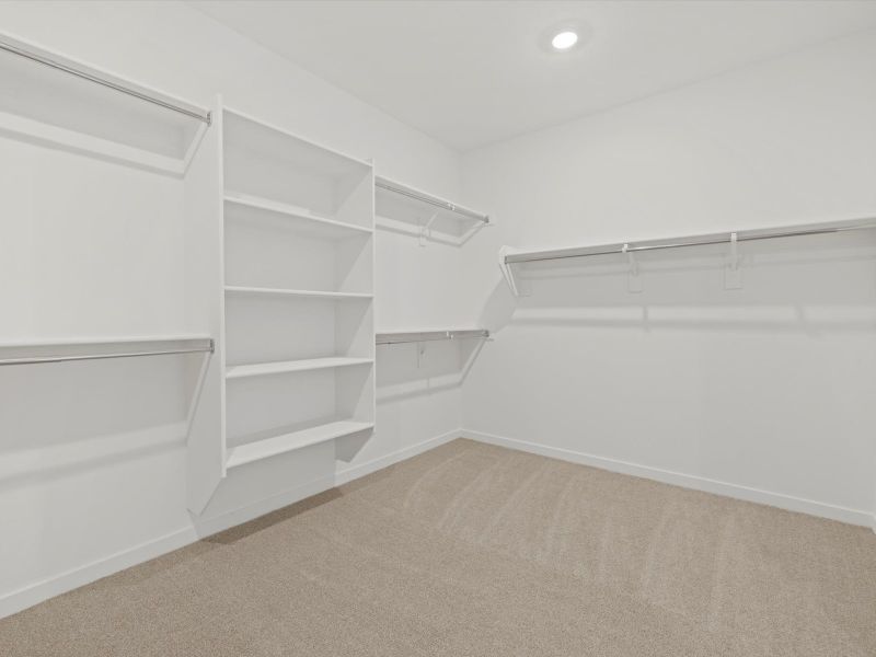 Spacious, unfurnished interior of a new home in Rancho Mirage Signature Series, Maricopa (Image 9).