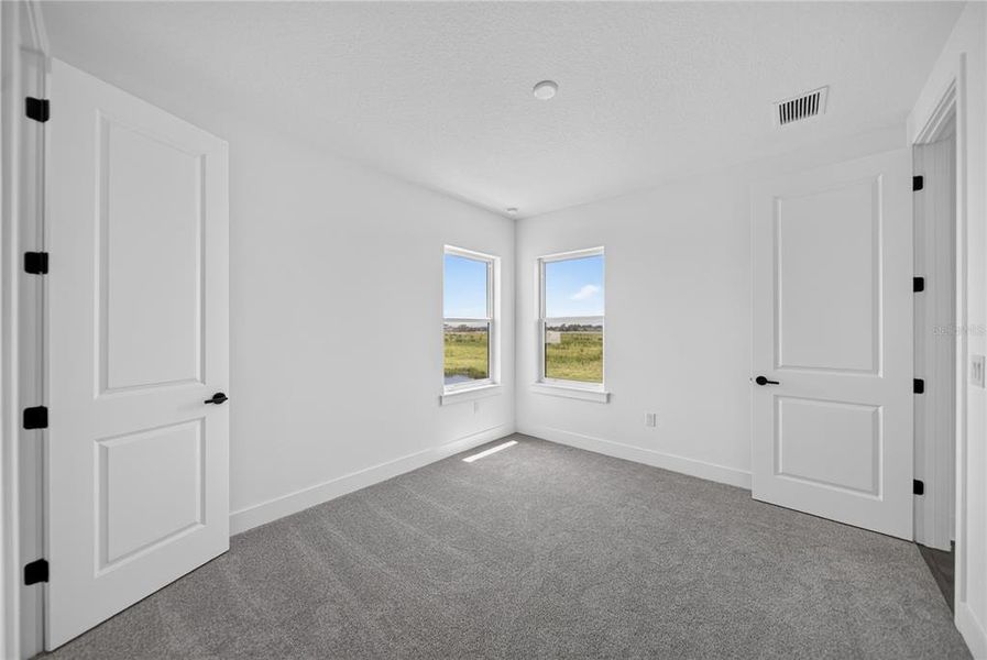 Spacious, unfurnished interior of a new home in Gracewater at Sarasota, Sarasota (Image 38).