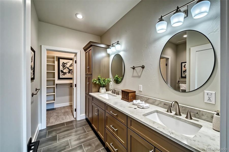 AI STAGED PRIMARY BATH/double vanity