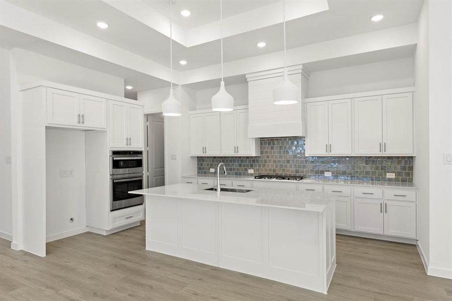 08. 7104 Bergamot - Kitchen (2)