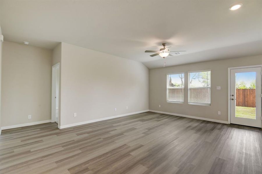 Spacious, unfurnished interior of a new home in Stratton Place, Greenville (Image 25).