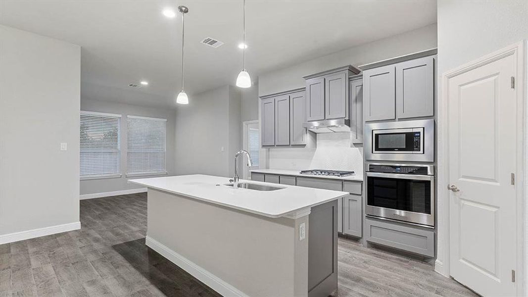 Furnished interior view inside a new home in Lakeview Pointe, Grand Prairie (Image 8).