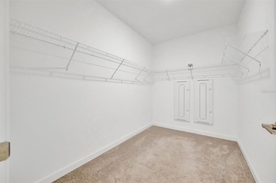 Spacious, unfurnished interior of a new home in , Wimauma (Image 36).