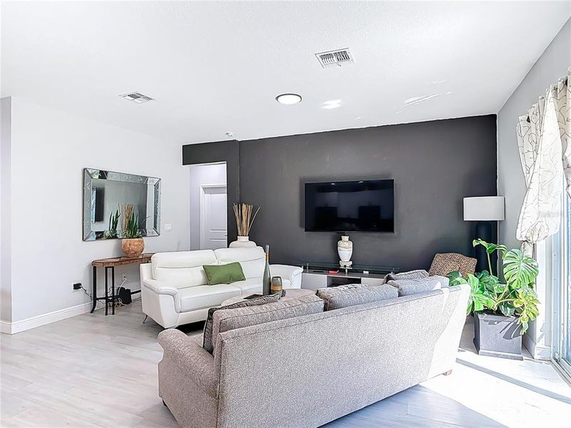 Furnished interior view inside a new home in , Deland (Image 37).