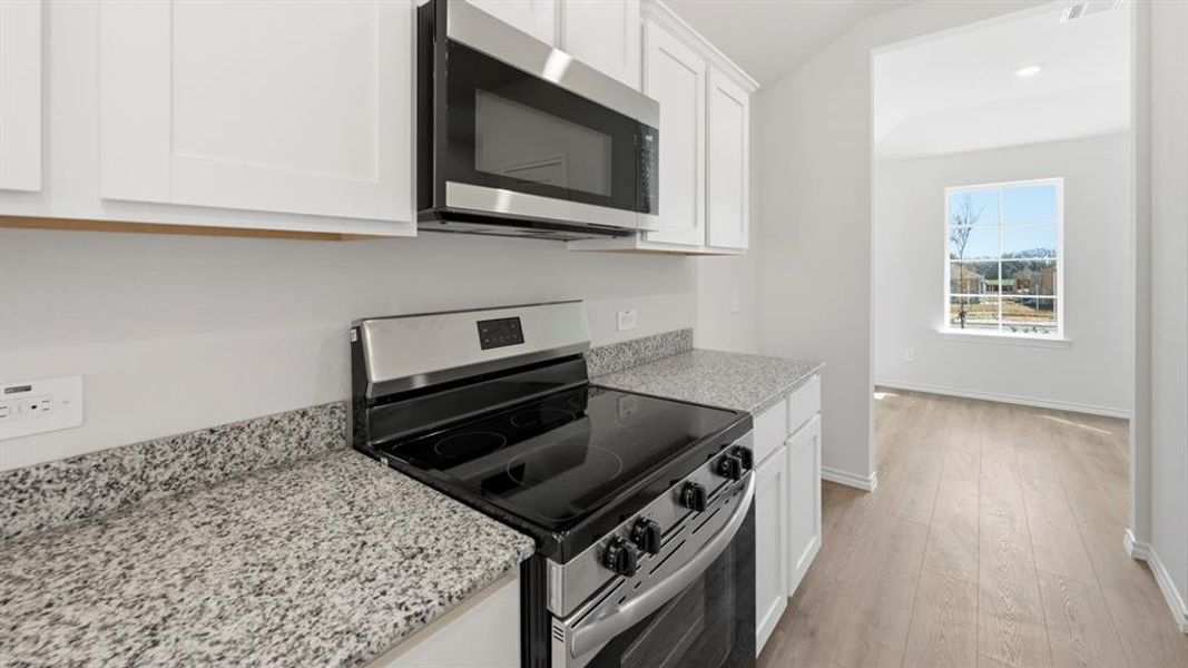 Furnished interior view inside a new home in Sweetwater Springs, Sherman (Image 10).