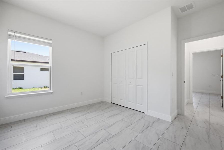 Spacious, unfurnished interior of a new home in , Ocala (Image 23).
