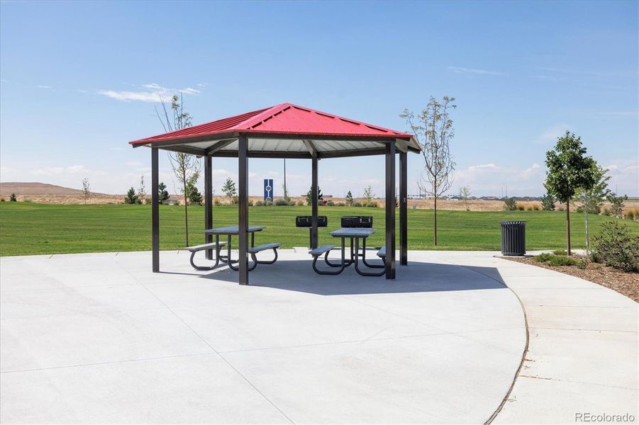 Community amenities in Settlers Crossing, Commerce City (Image 26).