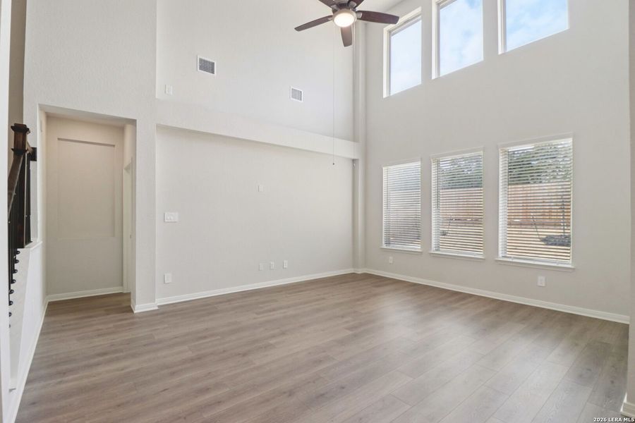 Spacious, unfurnished interior of a new home in Fox Falls, Boerne (Image 47). Spacious, unfurnished interior of a new home in Fox Falls, Boerne (Image 47).