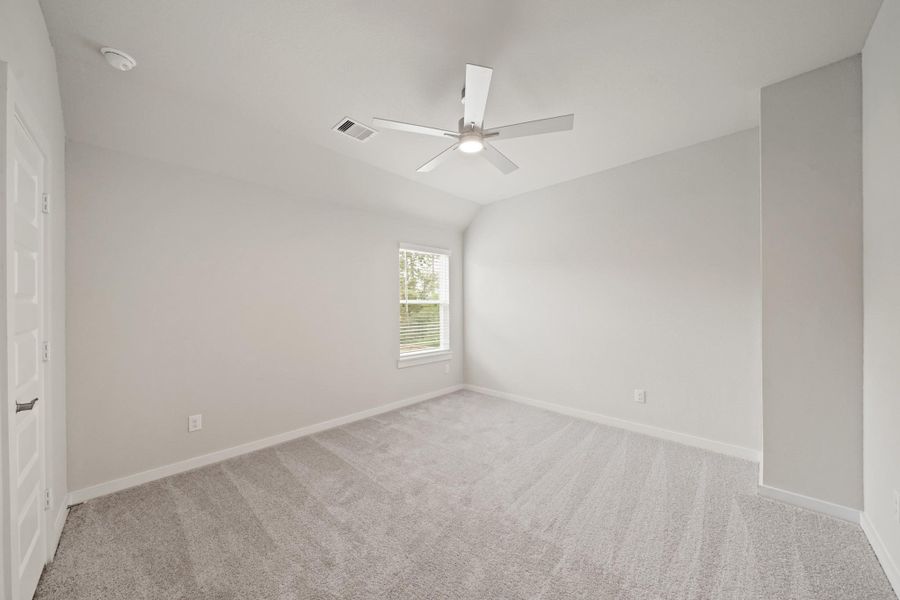 Spacious, unfurnished interior of a new home in Barton Creek Ranch, Conroe (Image 21). Spacious, unfurnished interior of a new home in Barton Creek Ranch, Conroe (Image 21).