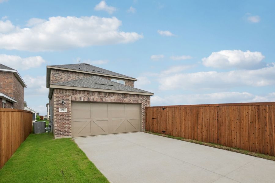 Representative exterior details of a home built from the Saturn by Starlight Homes in Brookshire at Legacy Hills, Celina (Image 3). Representative exterior details of a home built from the Saturn by Starlight Homes in Brookshire at Legacy Hills, Celina (Image 3).