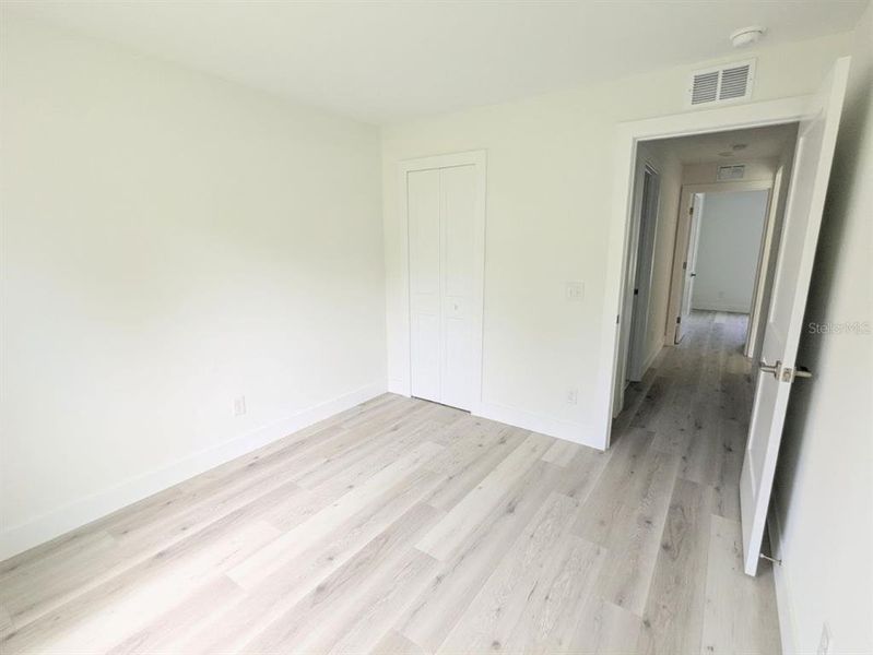 Spacious, unfurnished interior of a new home in , Fort Meade (Image 10).