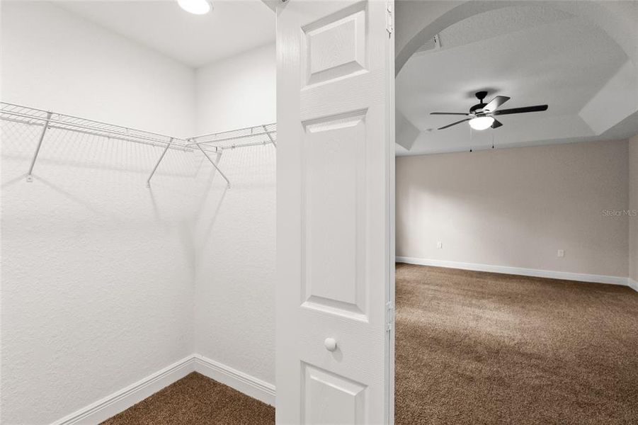 Spacious, unfurnished interior of a new home in Marion Oaks, Ocala (Image 12).