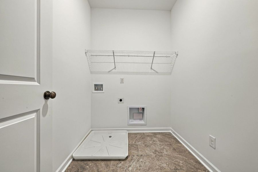 Spacious, unfurnished interior of a new home in Ironhorse, Dickson (Image 27).