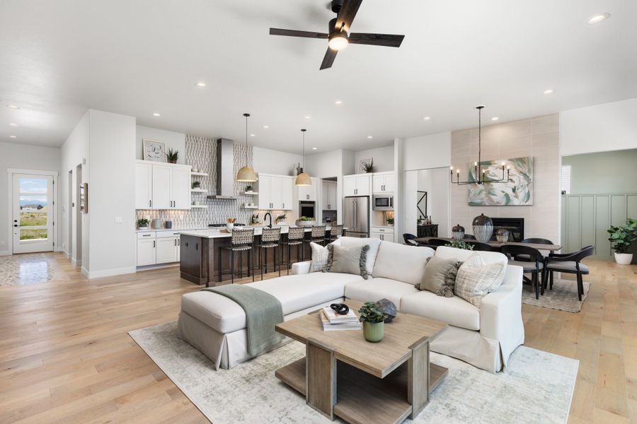 1819 Vista -Living Area