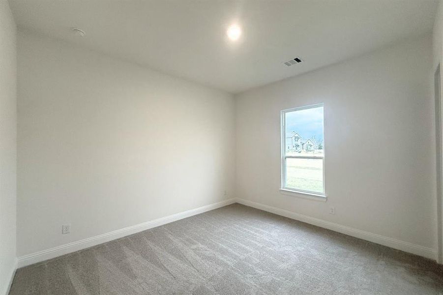 Spacious, unfurnished interior of a new home in Ridge Park Estates, Royse City (Image 17).