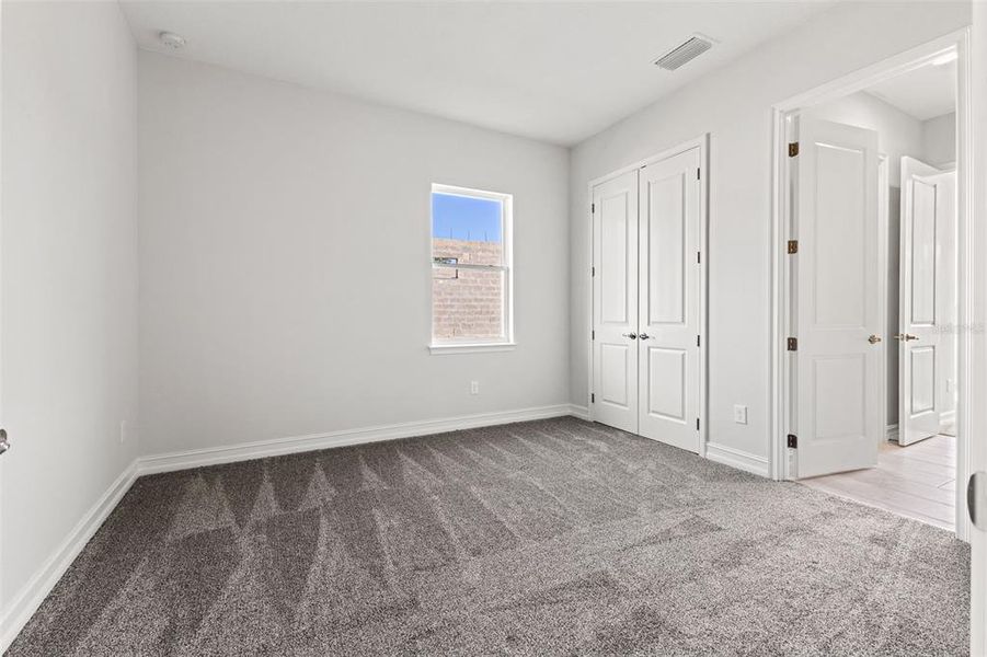 Spacious, unfurnished interior of a new home in Southern Hills Plantation, Brooksville (Image 44).