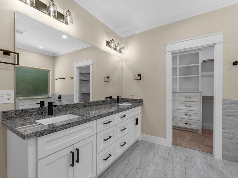 Image 8 of a home in .