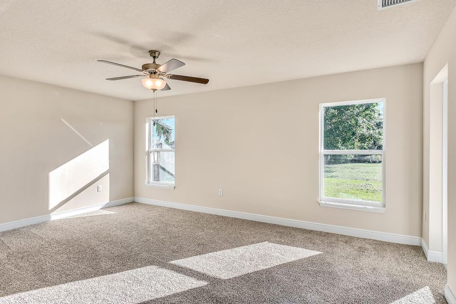 Spacious, unfurnished interior of a new home in Spring Hill, Spring Hill (Image 20).