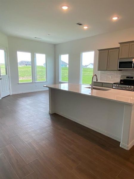 Spacious, unfurnished interior of a new home in Hillview Addition, Decatur (Image 18).