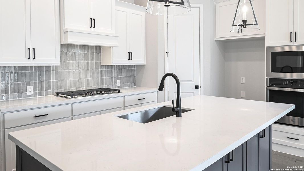 Close-up of interior finishes inside a home in Meadows Of Mill Creek 50', Seguin (Image 10).