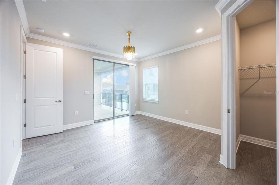 Spacious, unfurnished interior of a new home in Phillips Grove, Orlando (Image 33).