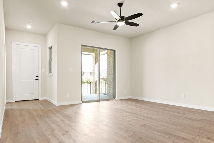 Spacious, unfurnished interior of a new home in Woodbridge Villas, Wylie (Image 9). Spacious, unfurnished interior of a new home in Woodbridge Villas, Wylie (Image 9).