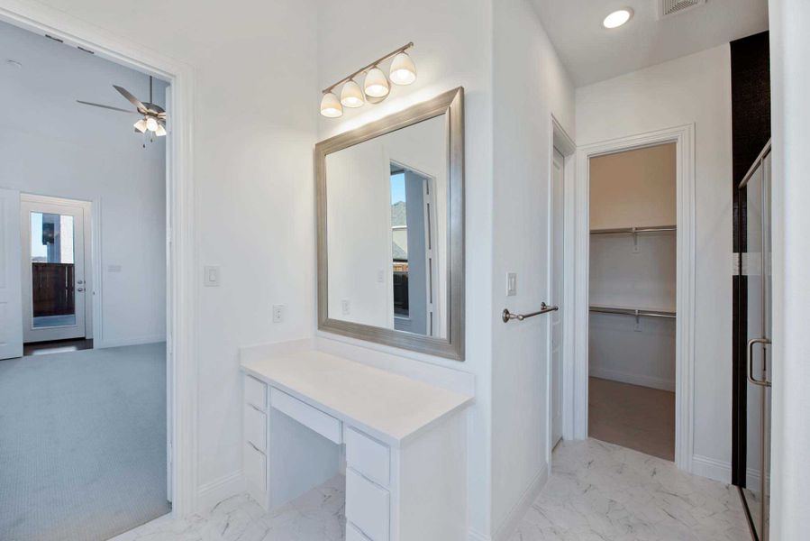 Representative furnished interior of a home built from the 217 by Highland Homes in Cross Creek West, Fulshear (Image 10).