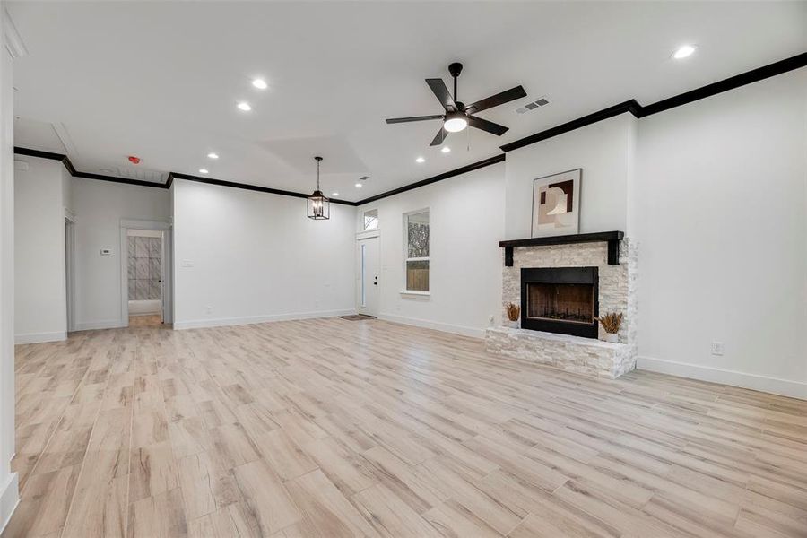 Spacious, unfurnished interior of a new home in , East Tawakoni (Image 12).
