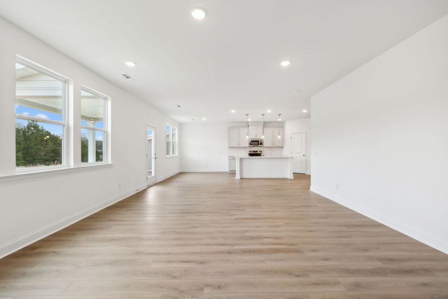 Spacious, unfurnished interior of a new home in Willow Landing, Mount Juliet (Image 18).