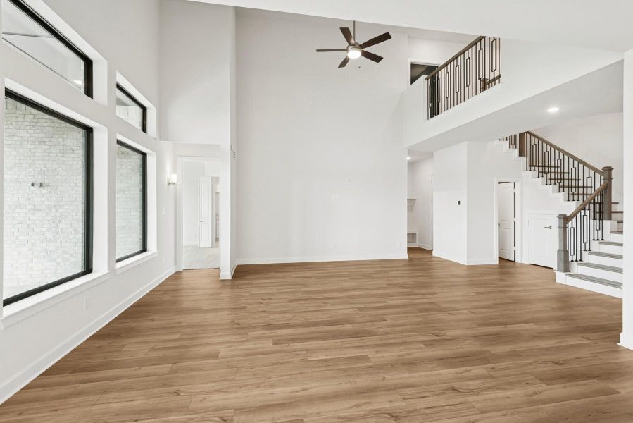 Spacious, unfurnished interior of a new home in Jordan Ranch 70' Homesites, Fulshear (Image 7). Spacious, unfurnished interior of a new home in Jordan Ranch 70' Homesites, Fulshear (Image 7).