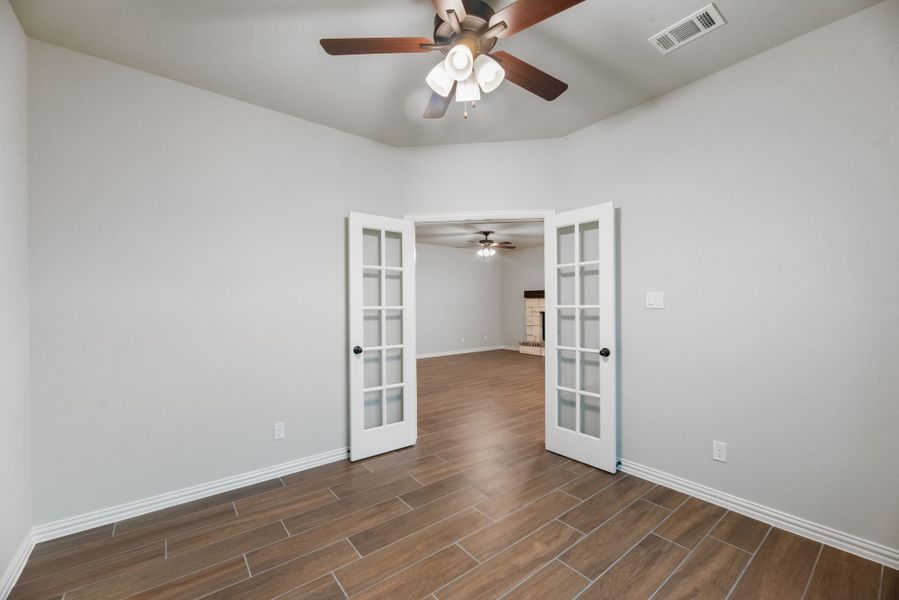Spacious, unfurnished interior of a new home in Aero Vista, Caddo Mills (Image 34).