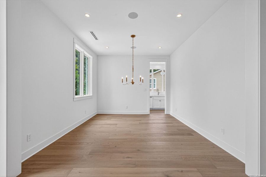 Spacious, unfurnished interior of a new home in , Alamo Heights (Image 40).