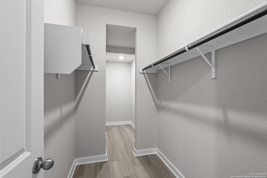 Spacious, unfurnished interior of a new home in Garden Grove, San Antonio (Image 22).