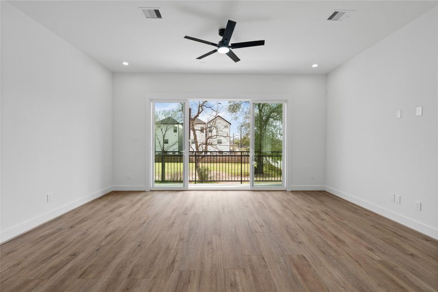 Spacious, unfurnished interior of a new home in , Houston (Image 45).