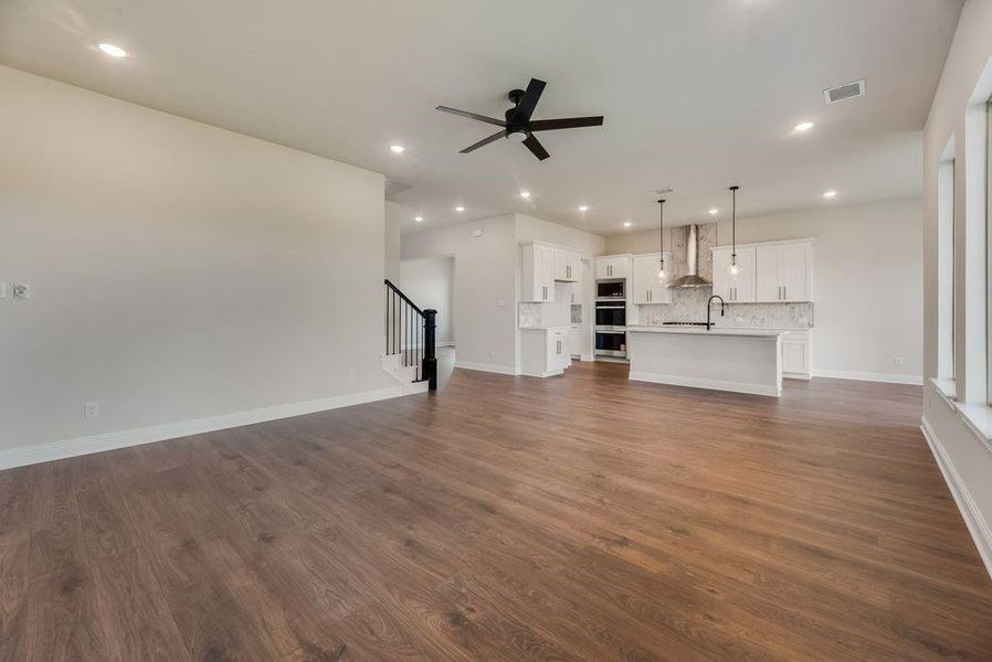 Spacious, unfurnished interior of a new home in Villages of Creekwood, Frisco (Image 33). Spacious, unfurnished interior of a new home in Villages of Creekwood, Frisco (Image 33).