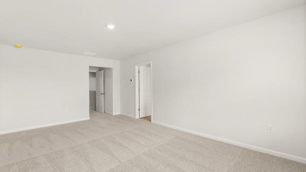 Spacious, unfurnished interior of a new home in , Gainesville (Image 25).