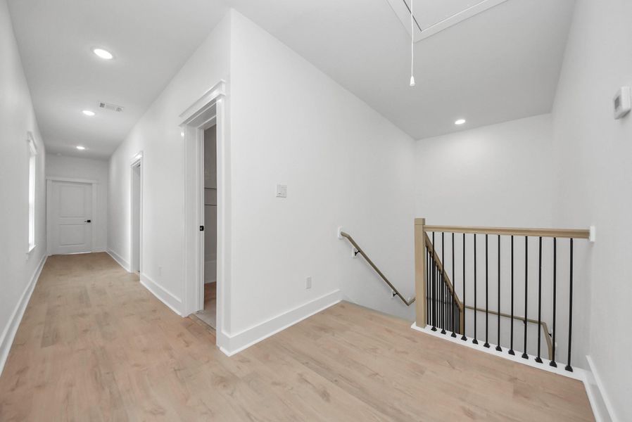 Spacious, unfurnished interior of a new home in , Houston (Image 33).