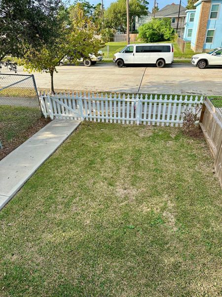 Exterior details and patio area of a home in , Galveston (Image 1).