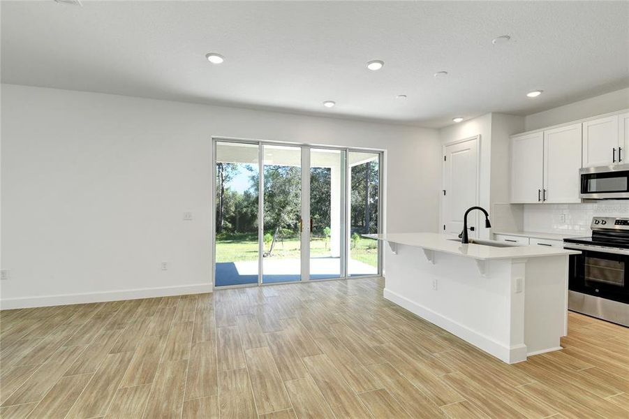 Spacious, unfurnished interior of a new home in Seasons at Wekiva Ridge, Mount Dora (Image 14).