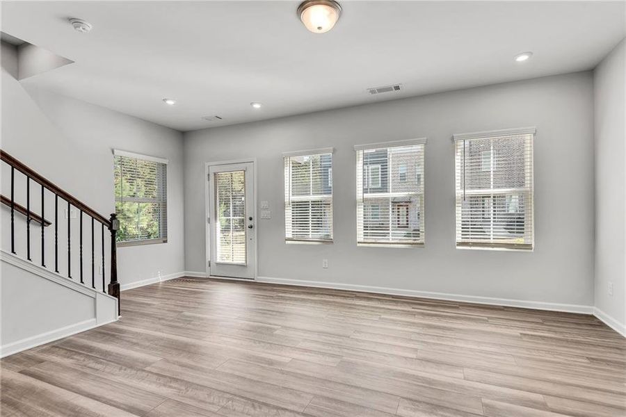 Spacious, unfurnished interior of a new home in Waverly at Buice Lake, Acworth (Image 31). Spacious, unfurnished interior of a new home in Waverly at Buice Lake, Acworth (Image 31).