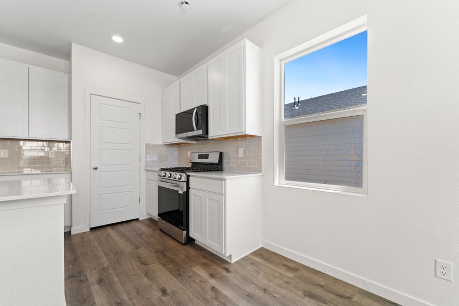 3820 Soapstone St - Stainless Steel Kitchen Appliances Included
