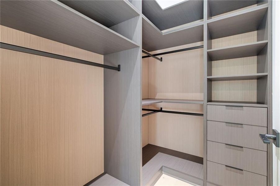 Image 115 of a home in .