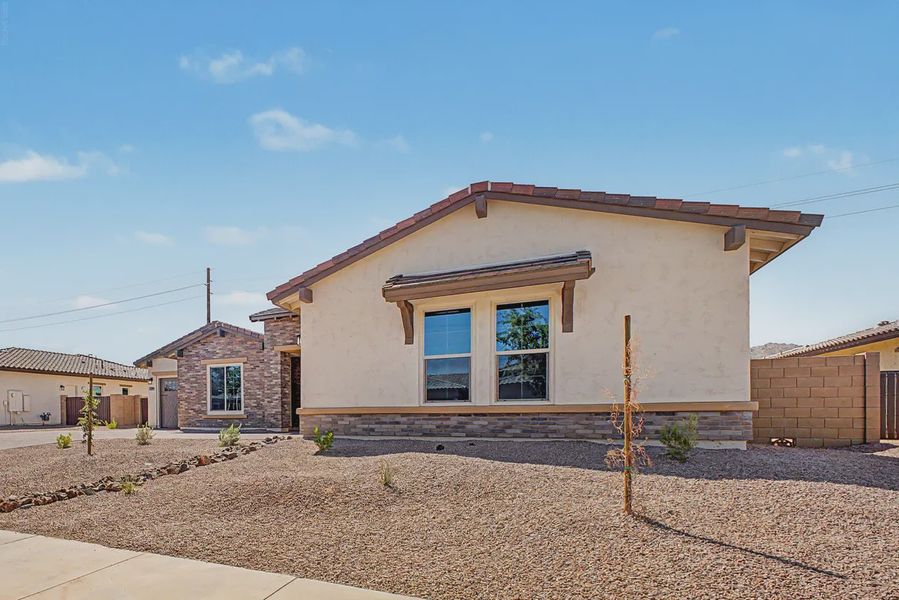 Exterior details and patio area of a home in Bellero Estates, Queen Creek (Image 3).