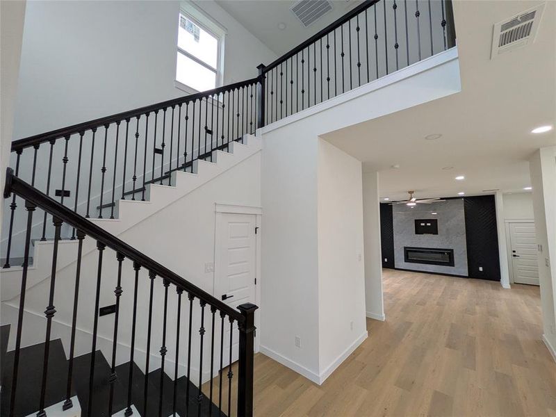 Spacious, unfurnished interior of a new home in , Dallas (Image 32).