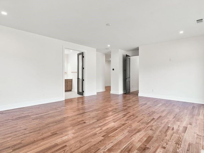 Spacious, unfurnished interior of a new home in , Marietta (Image 47).